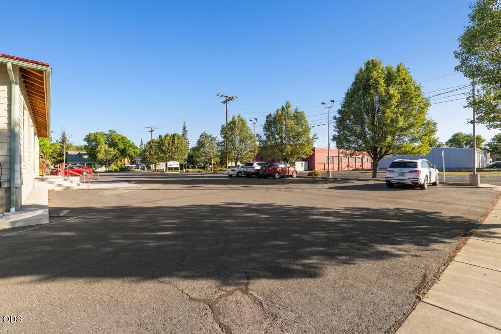 Photo of 422 5th 3 of 52