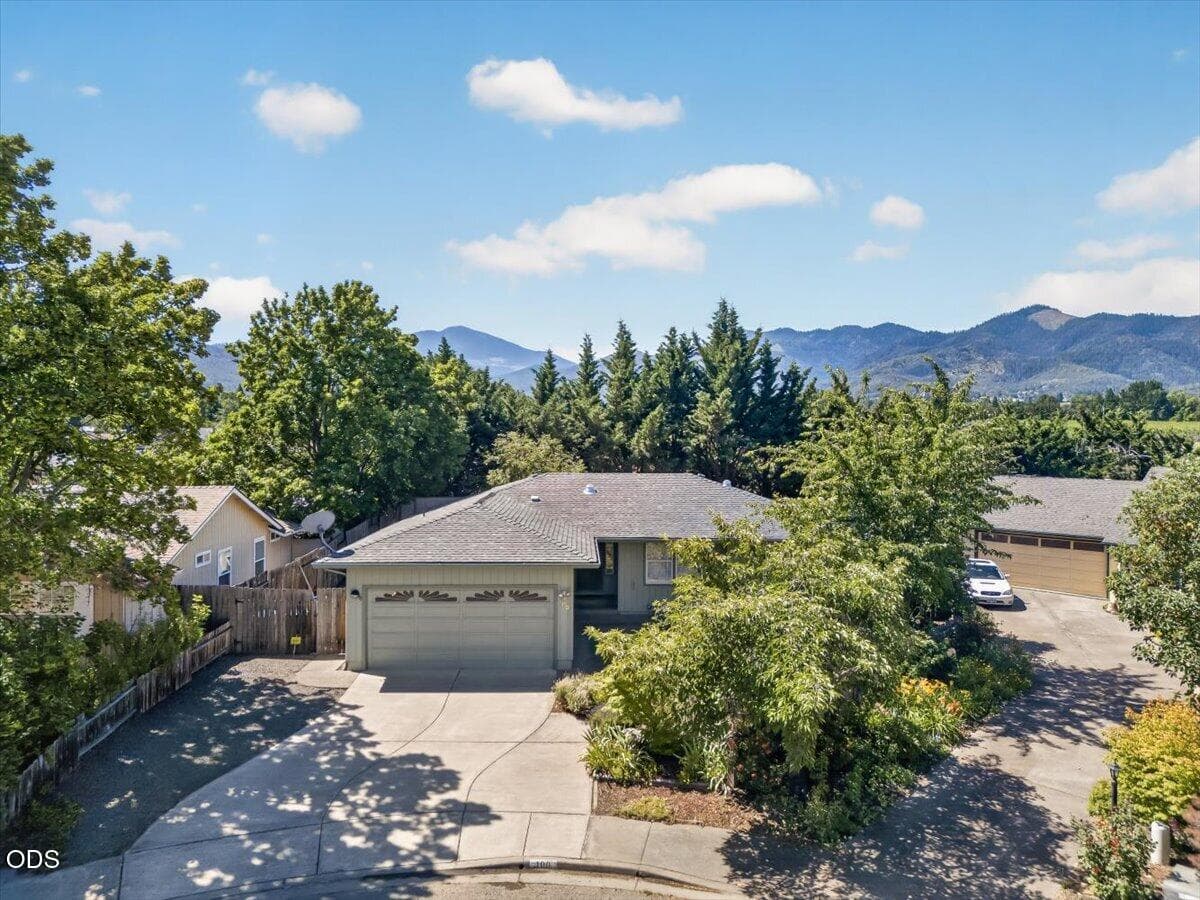 100 Brierwood Drive