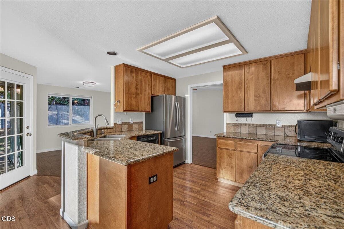 Photo of 100 Brierwood Drive 5 of 27