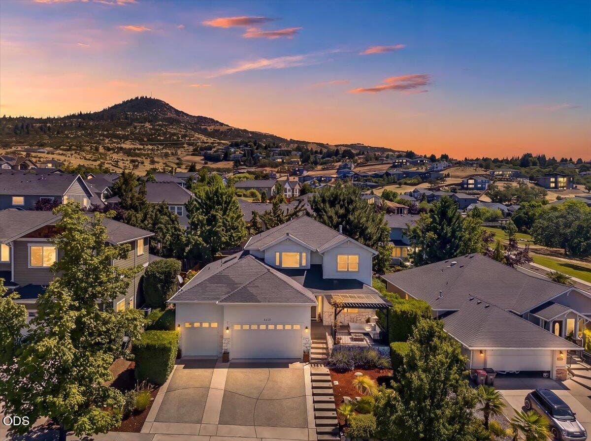 Photo of 4410 Brownridge Terrace 1 of 50