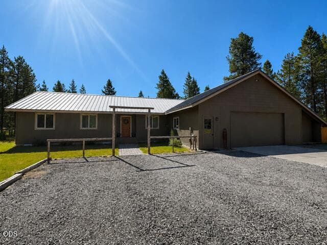 Photo of 54474 Huntington Road 1 of 18
