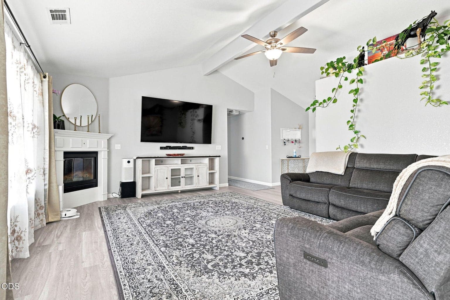Photo of 2056 Kingswood Drive 5 of 32