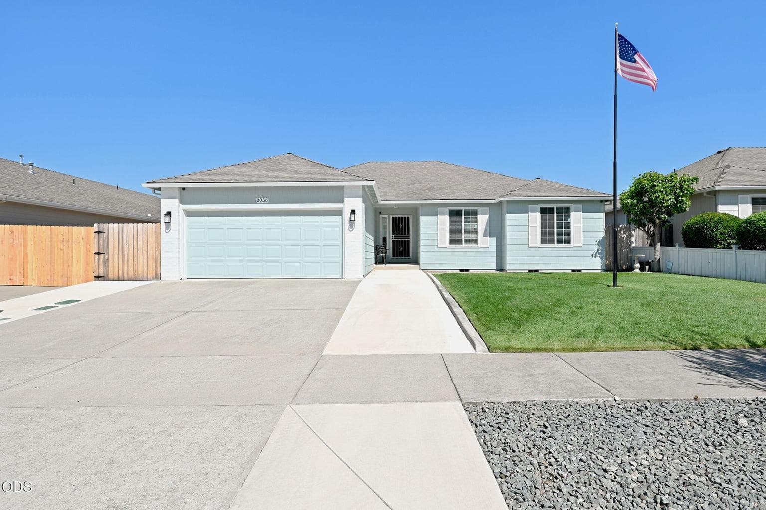 Photo of 2056 Kingswood Drive 1 of 32