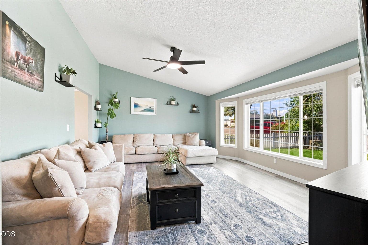 Photo of 629 Glenn Way 5 of 29