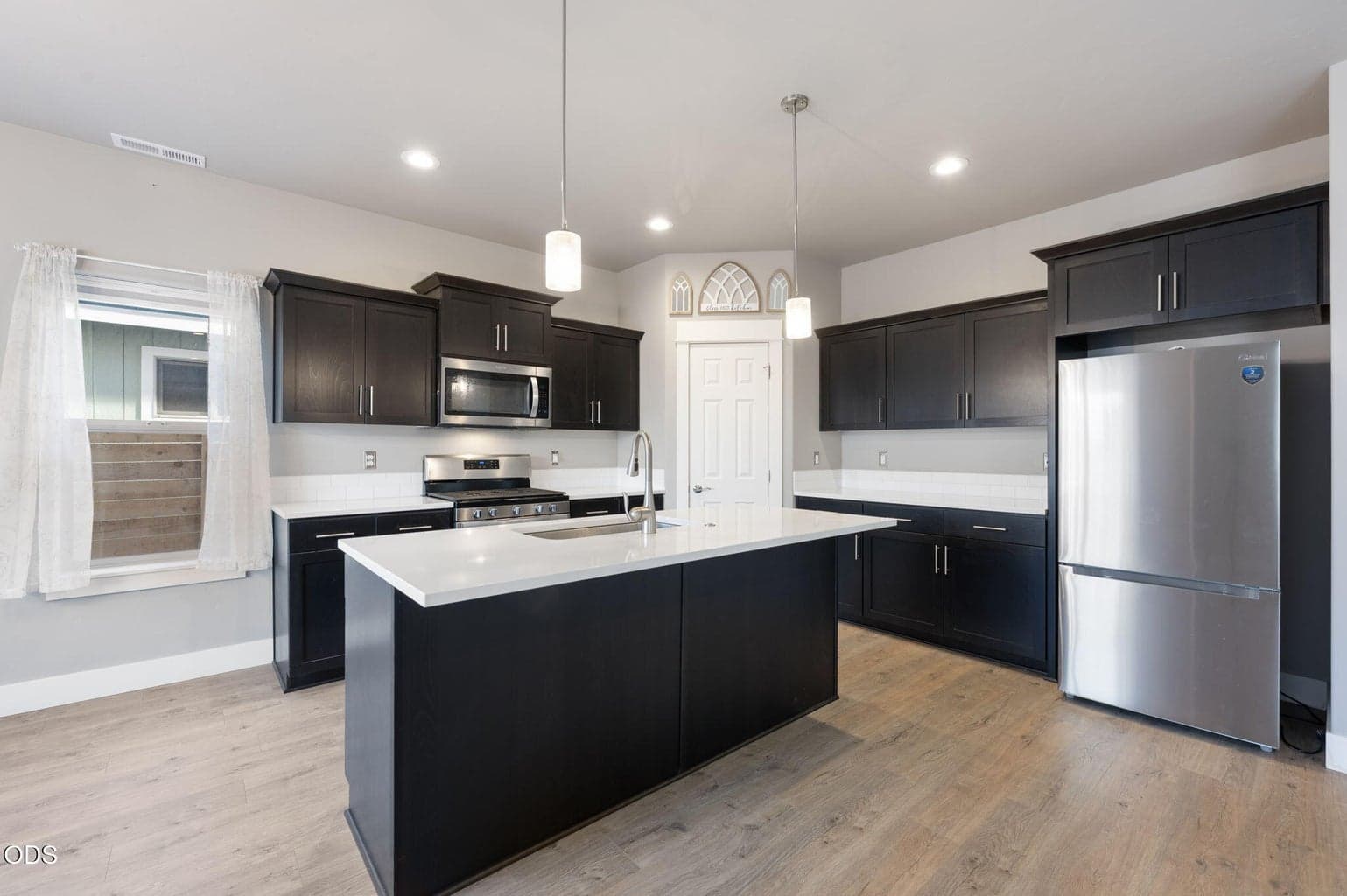 Photo of 20606 Slate Avenue 5 of 38
