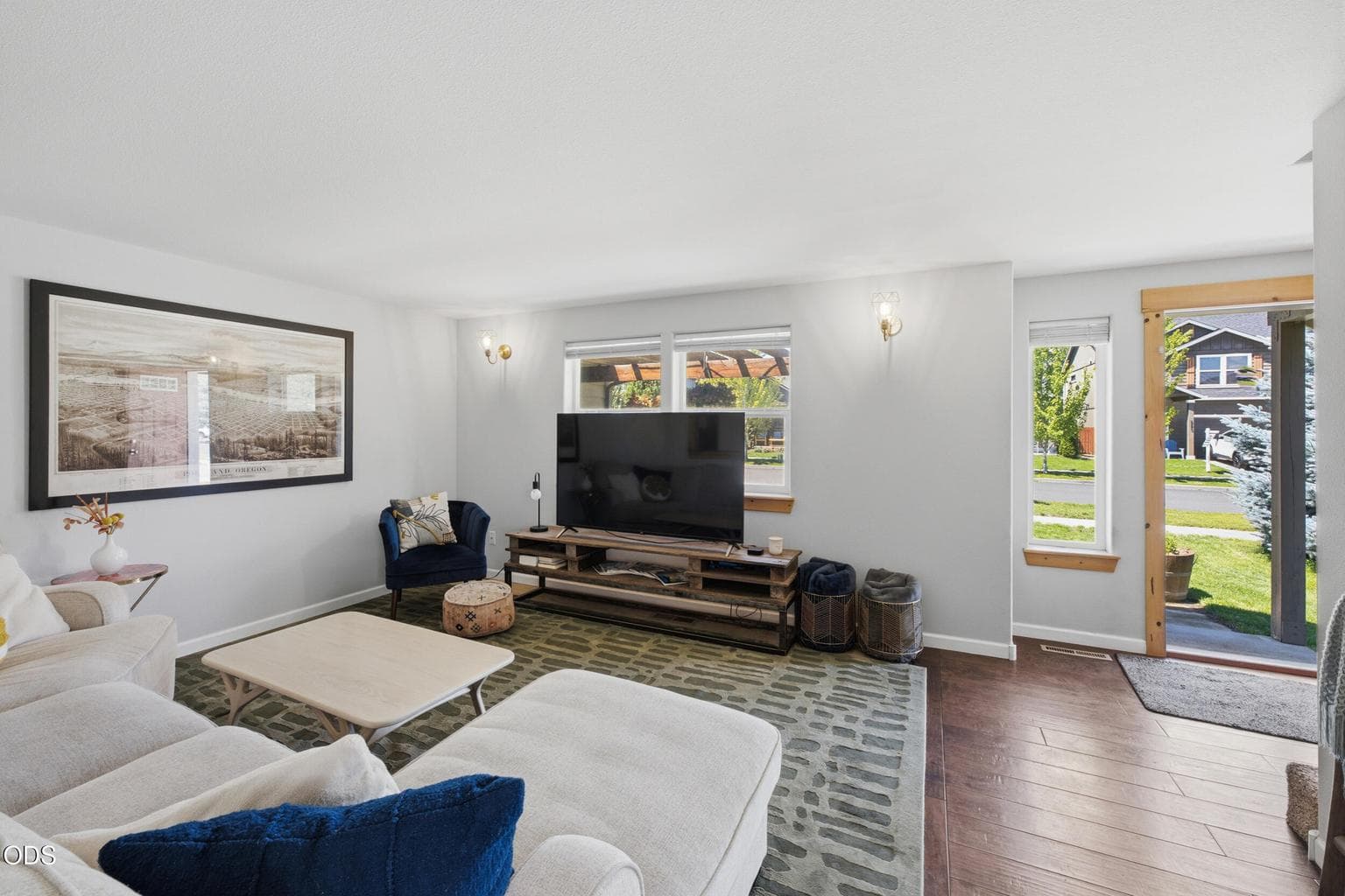 Photo of 664 Providence Drive 5 of 32