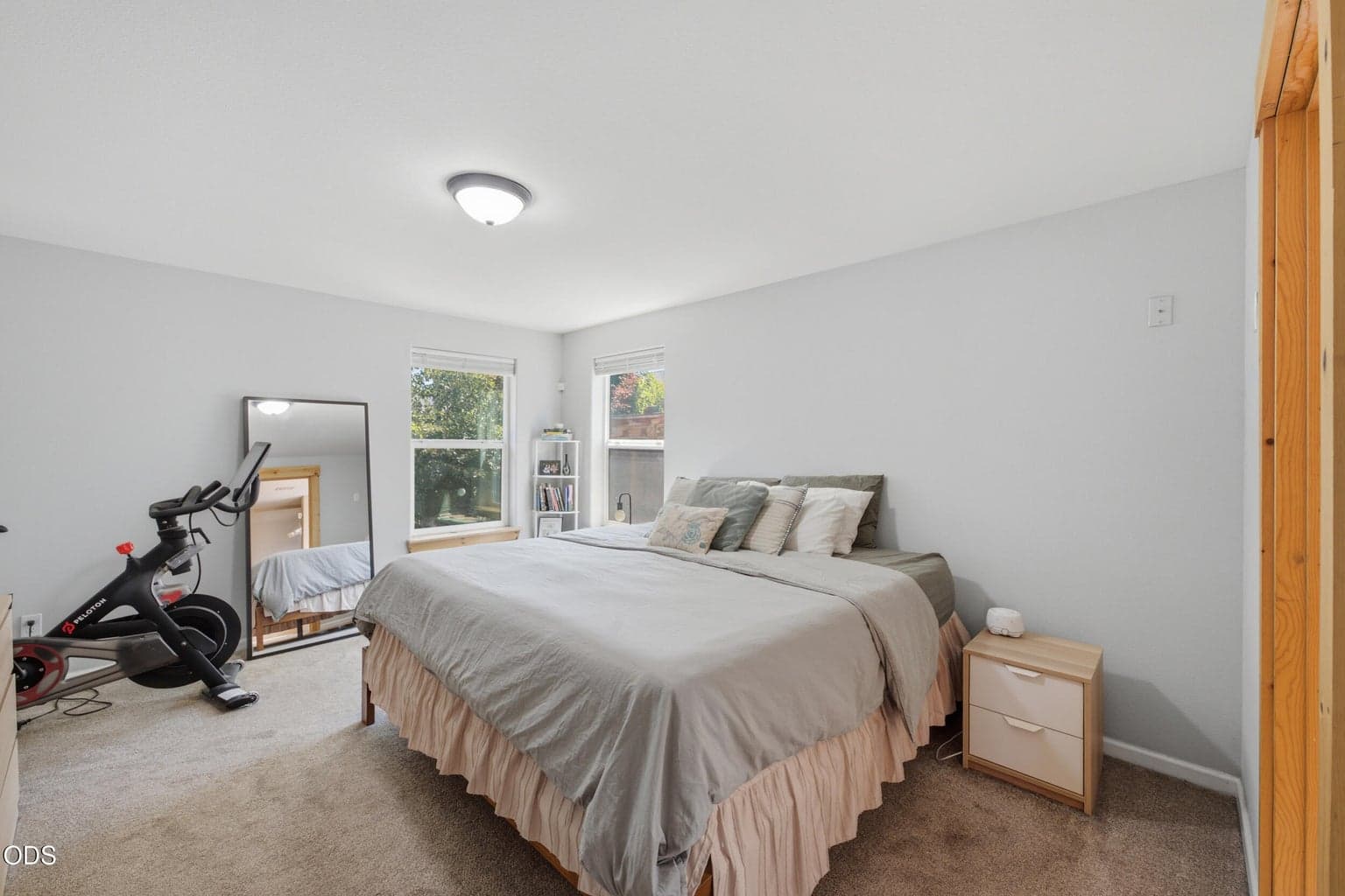 Photo of 664 NE Providence Drive 10 of 32