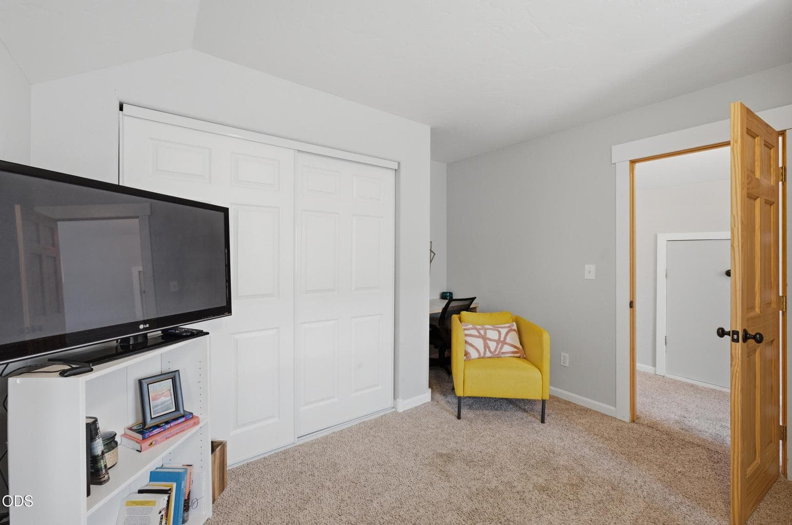 Photo of 664 NE Providence Drive 15 of 32
