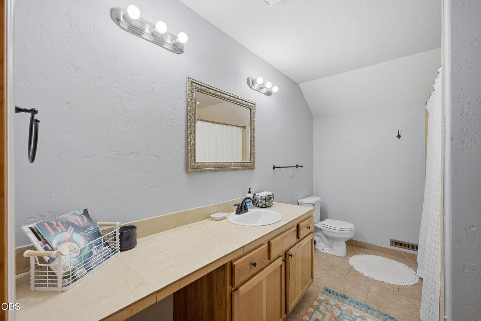 Photo of 664 NE Providence Drive 18 of 32