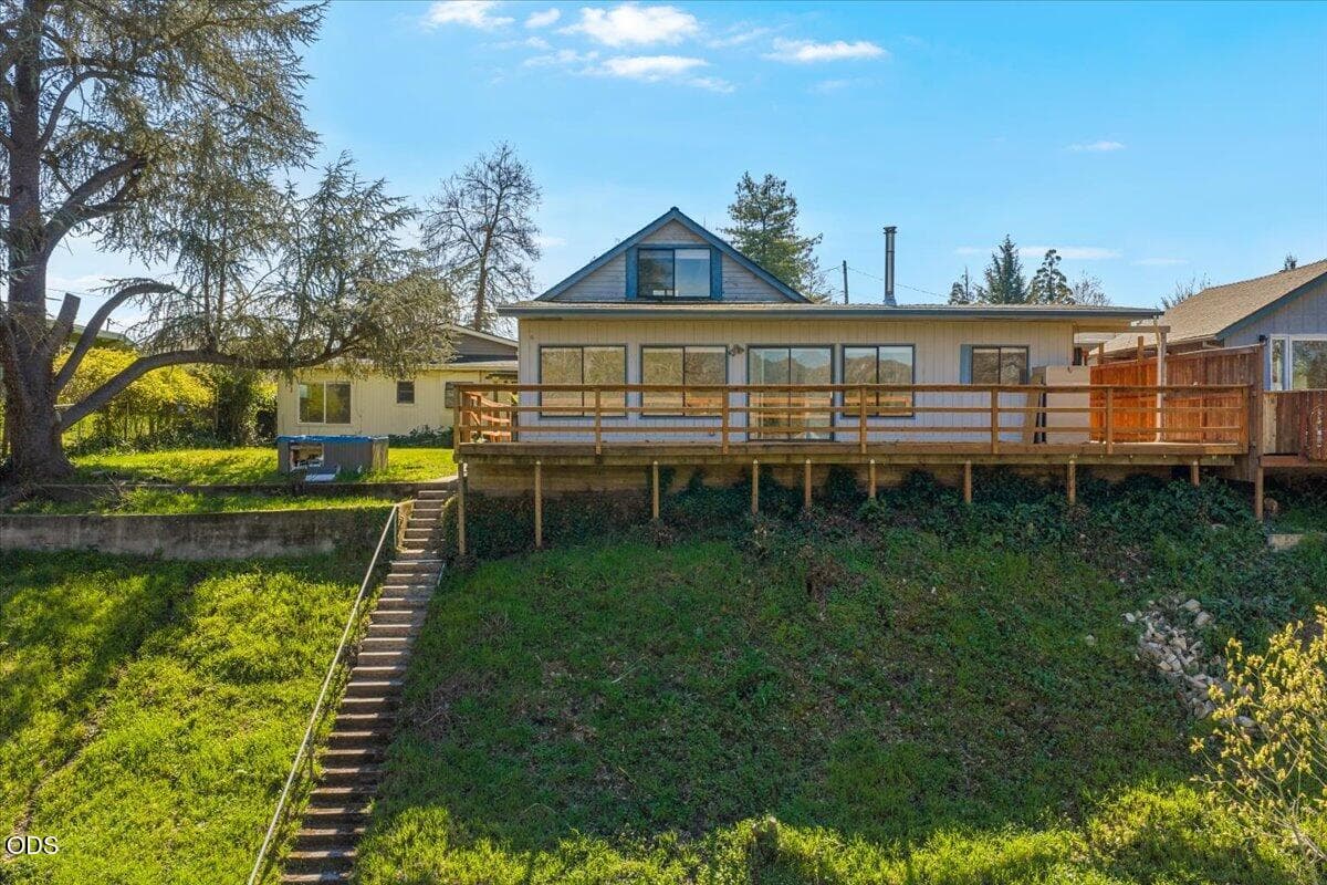 Photo of 1300 Daisy Lane 1 of 62