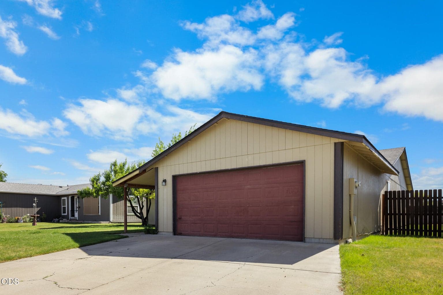 Photo of 1552 Deedie Court 2 of 23