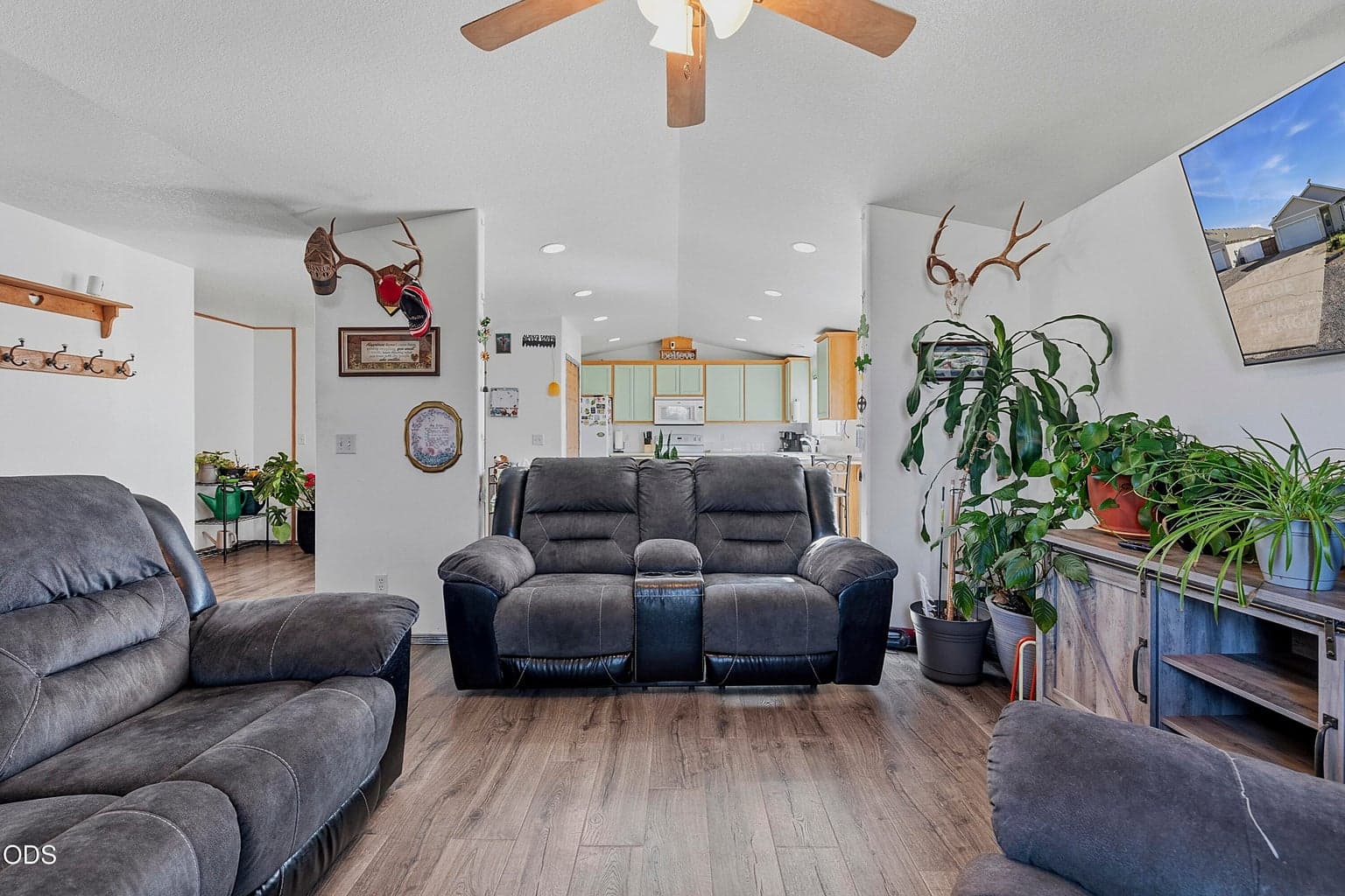 Photo of 316 Center Ridge Drive 11 of 38