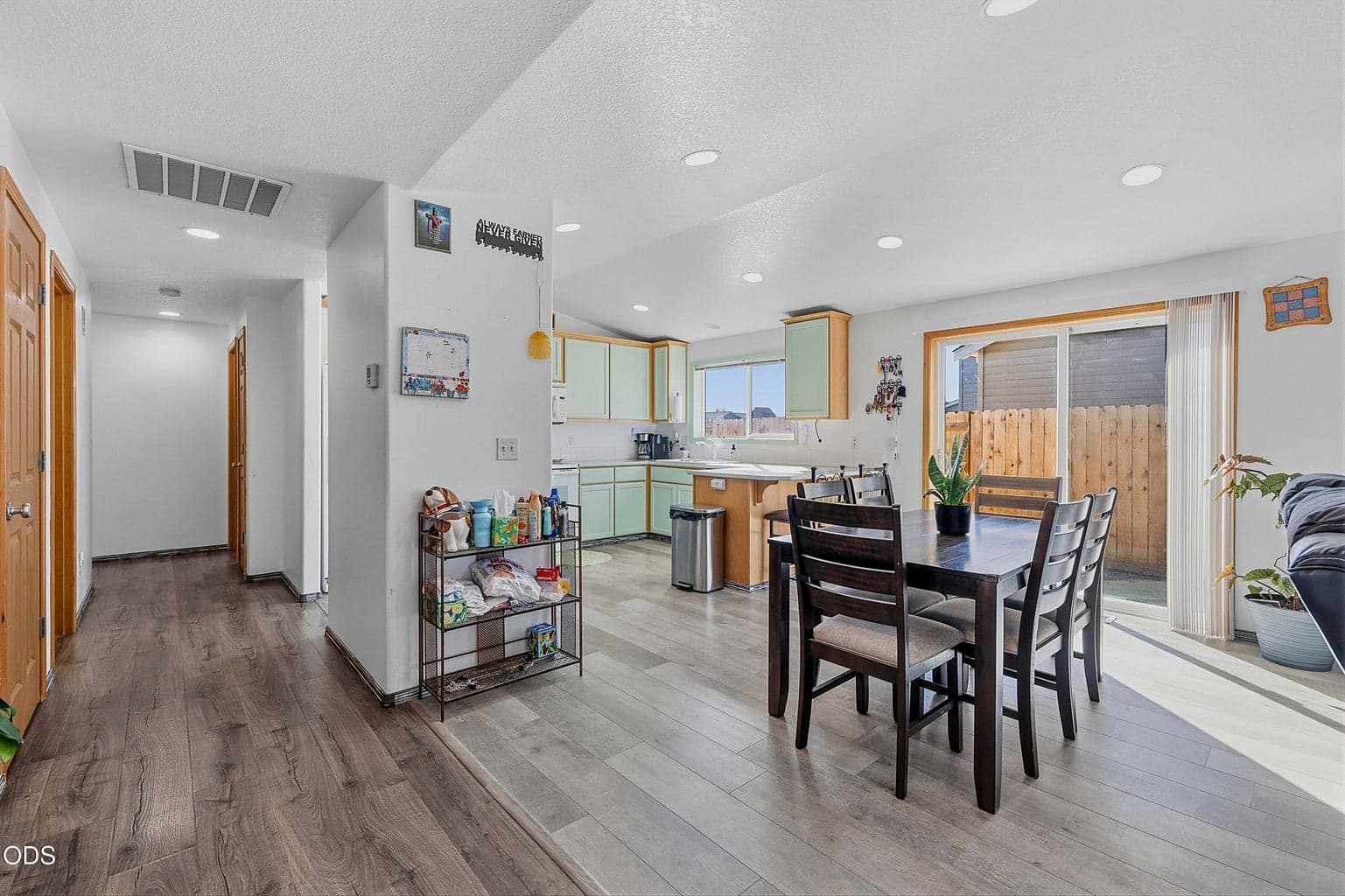 Photo of 316 Center Ridge Drive 5 of 35