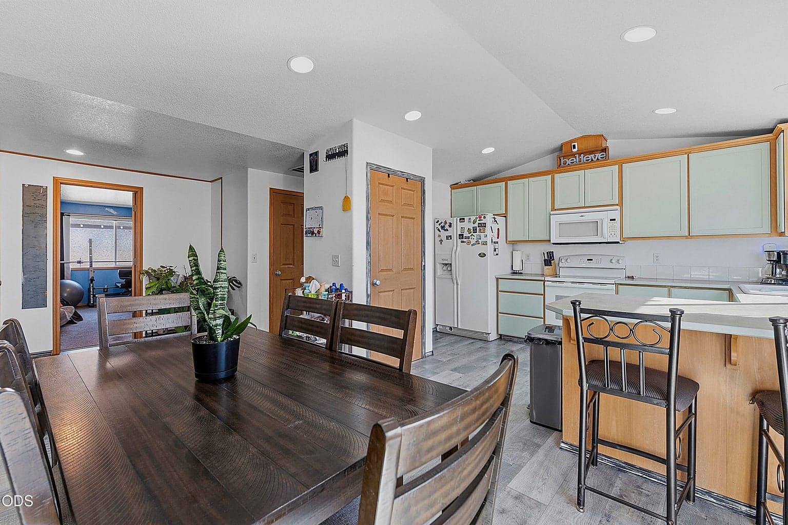 Photo of 316 Center Ridge Drive 12 of 38