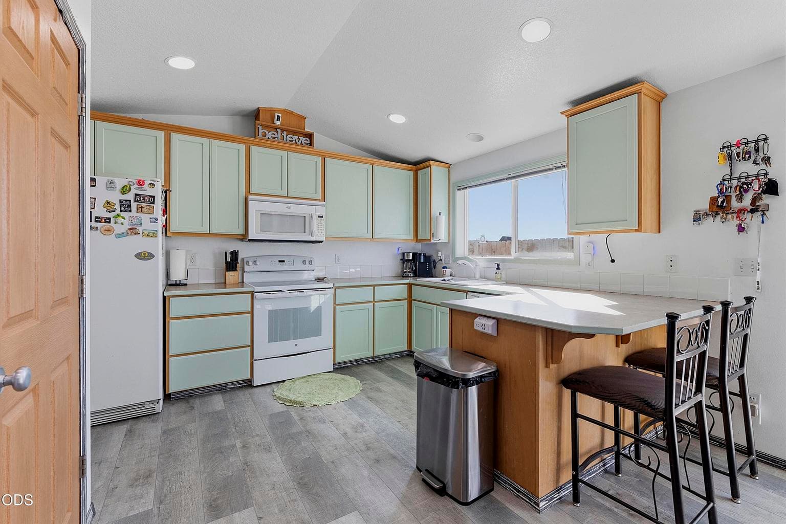 Photo of 316 Center Ridge Drive 13 of 38