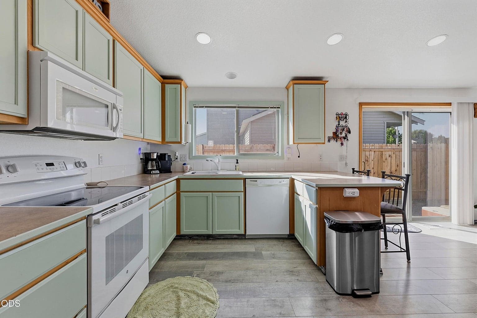 Photo of 316 Center Ridge Drive 15 of 38