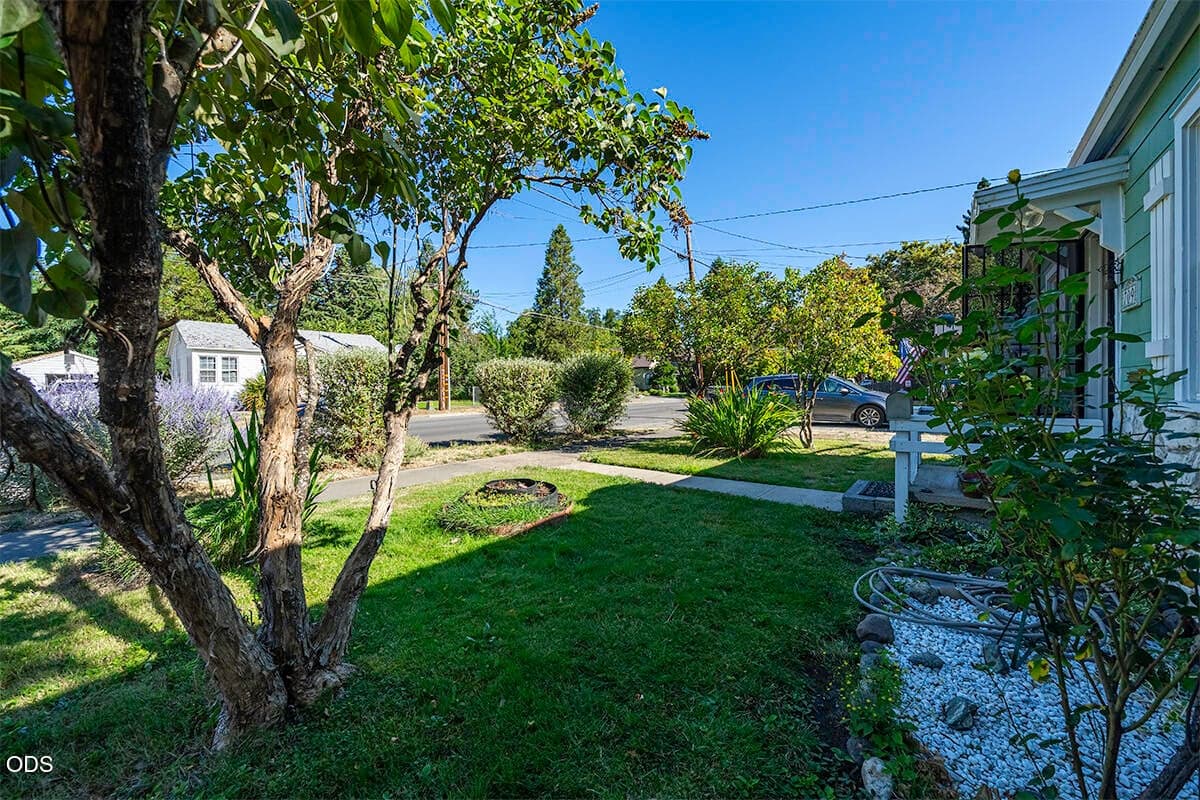 Photo of 709 2nd Street 5 of 25
