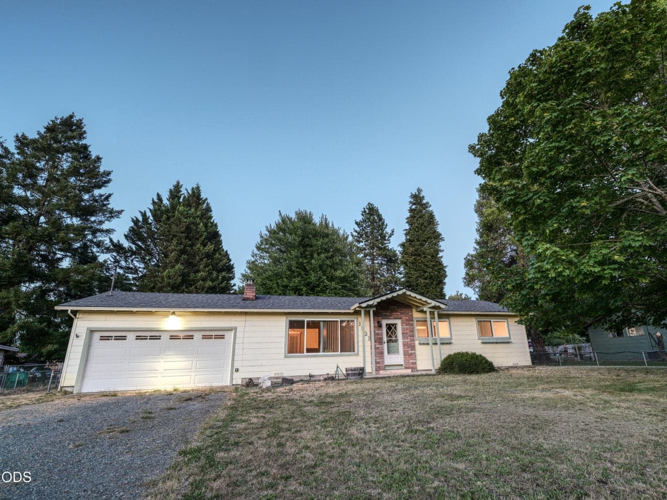 Photo of 1921 Regina Way 2 of 29