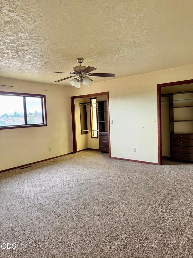Photo of 950 E B Street 19 of 21
