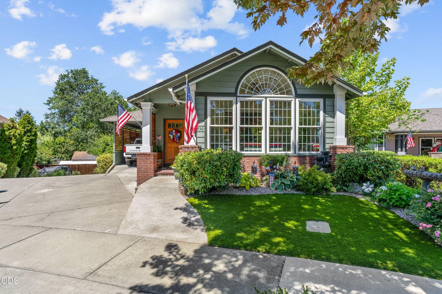 Photo of 830 Bryn Court 1 of 56