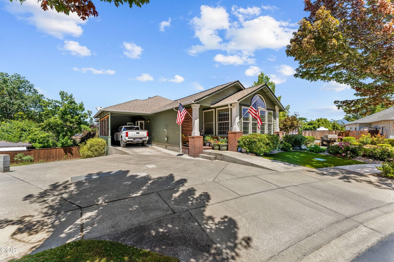 Photo of 830 Bryn Court 3 of 56