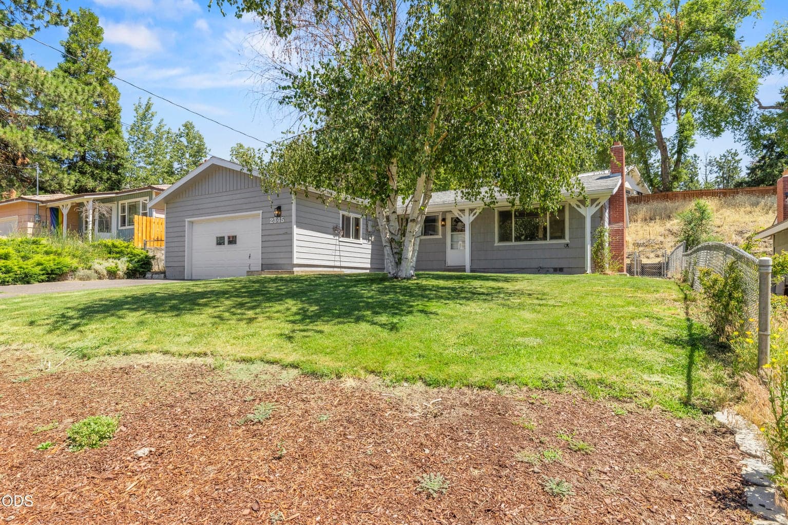 Photo of 2345 California Avenue 2 of 31