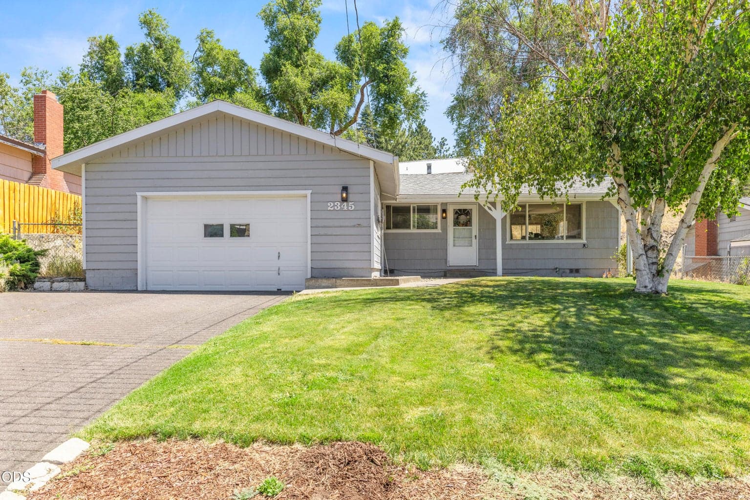 Photo of 2345 California Avenue 1 of 31