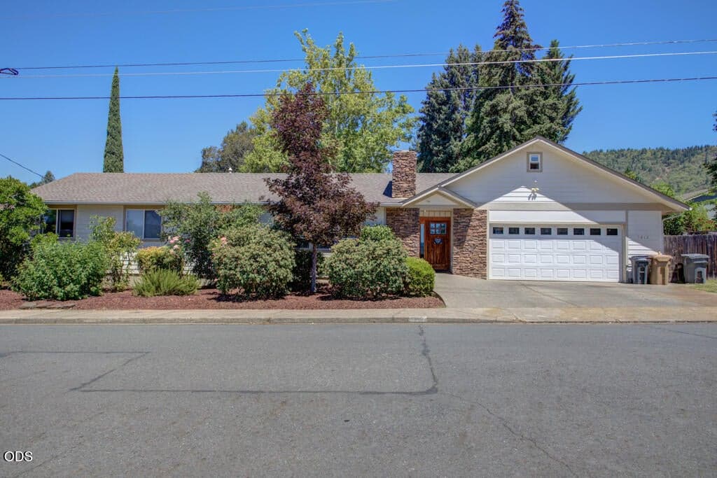 Photo of 1012 Hefley Street 2 of 65