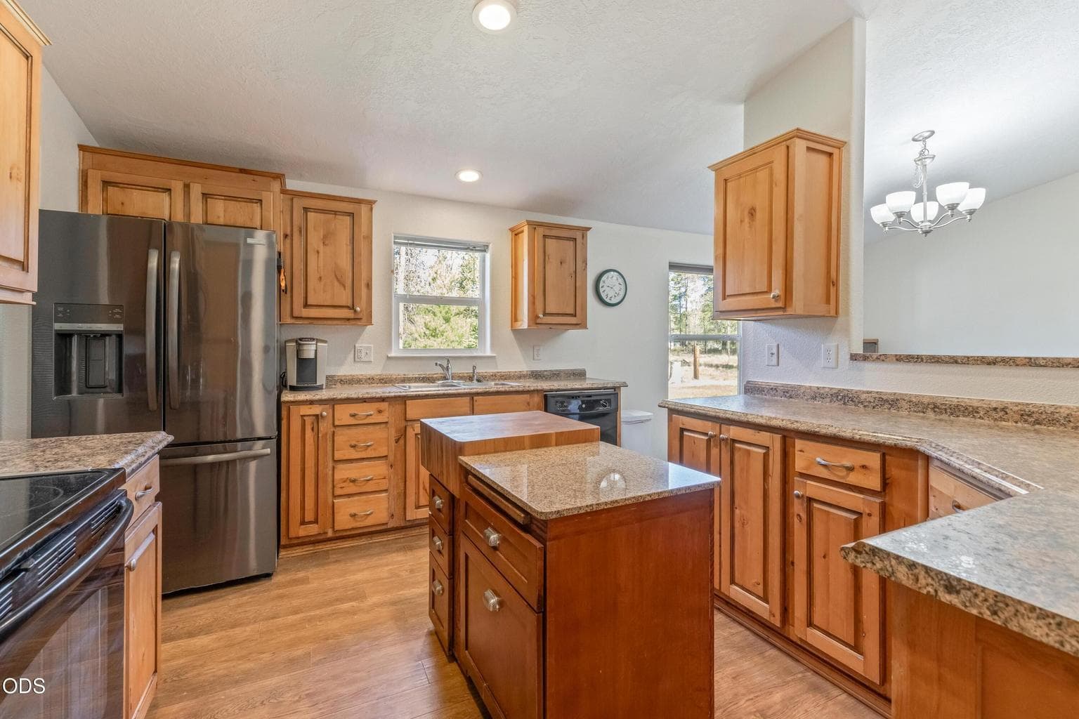 Photo of 52555 Railroad Street 6 of 36