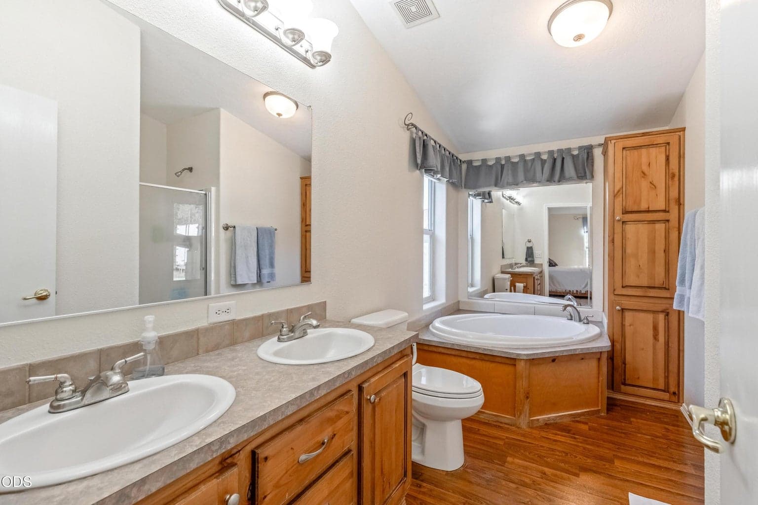 Photo of 52555 Railroad Street 14 of 36