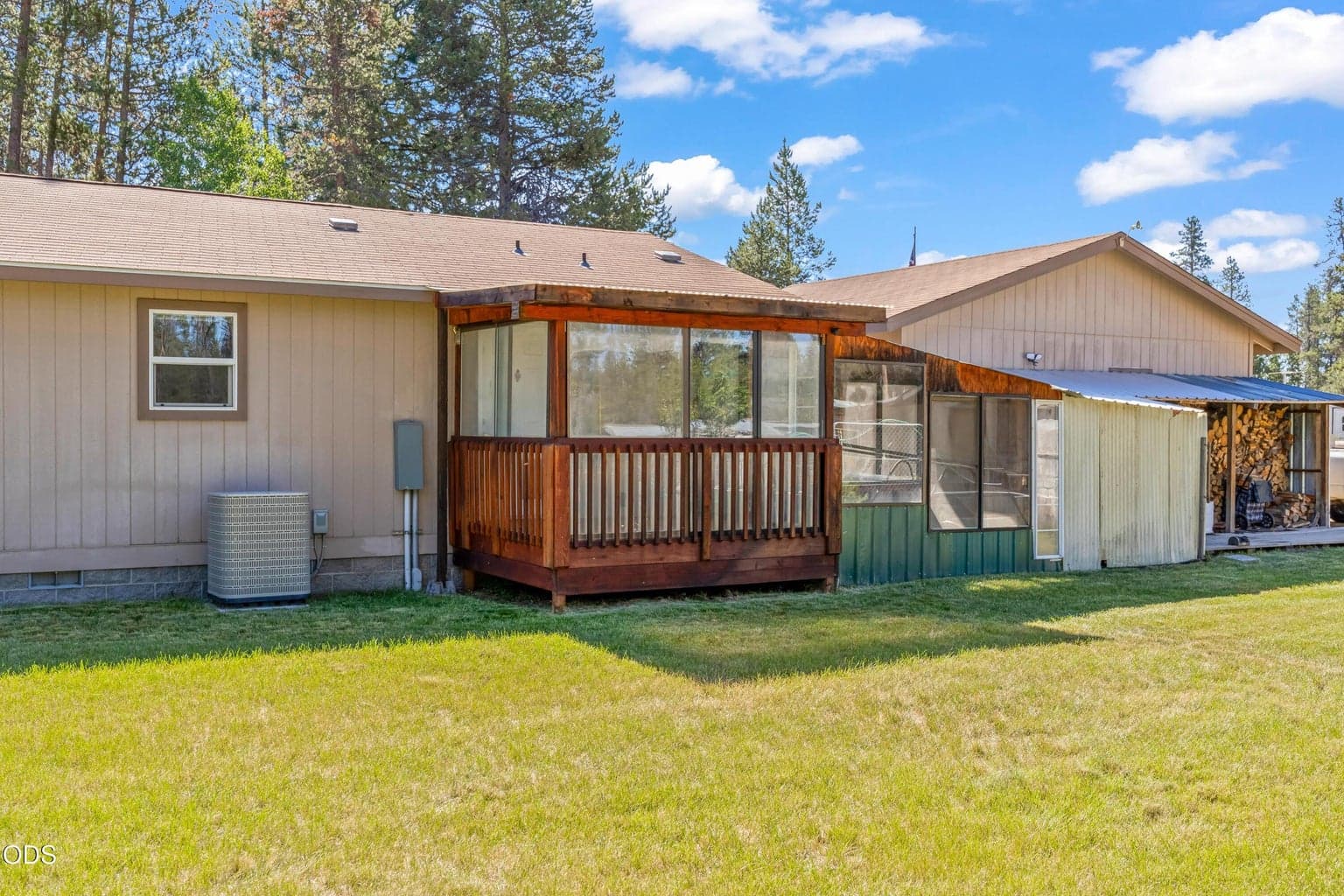 Photo of 52555 Railroad Street 26 of 36