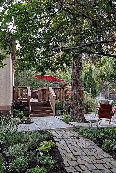 Walkway up to front deck