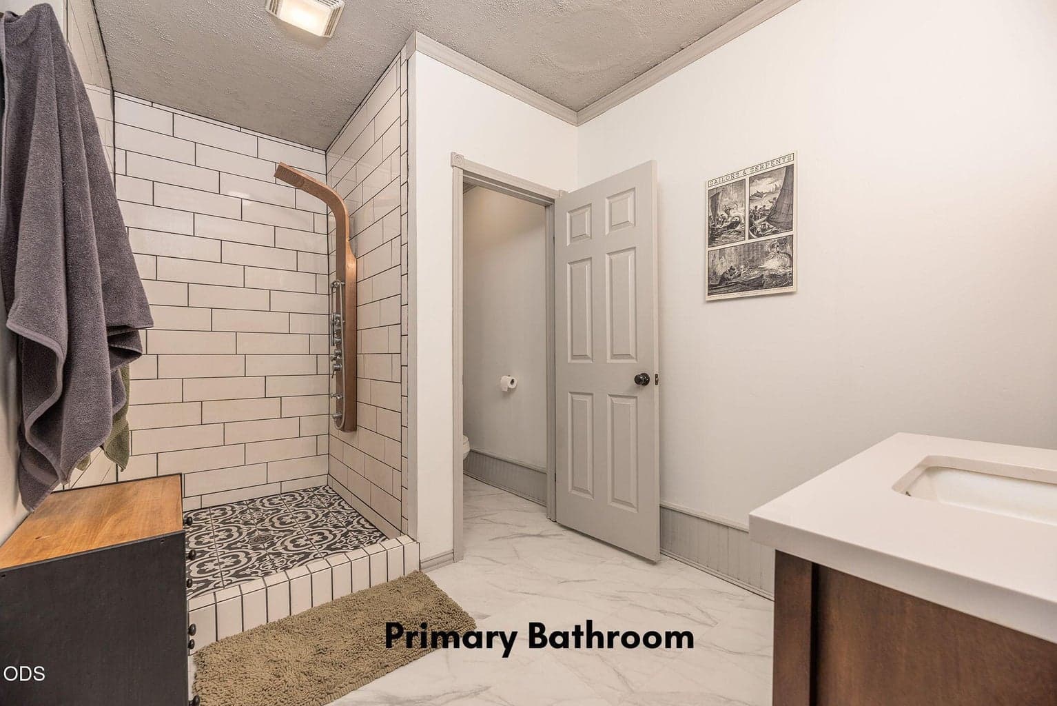 Photo of 1670 SE Mountain View Drive 18 of 61