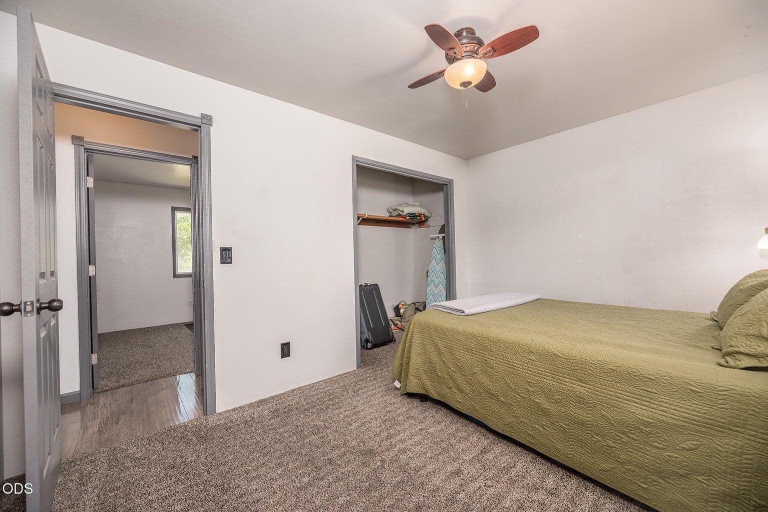 Photo of 1670 SE Mountain View Drive 27 of 61