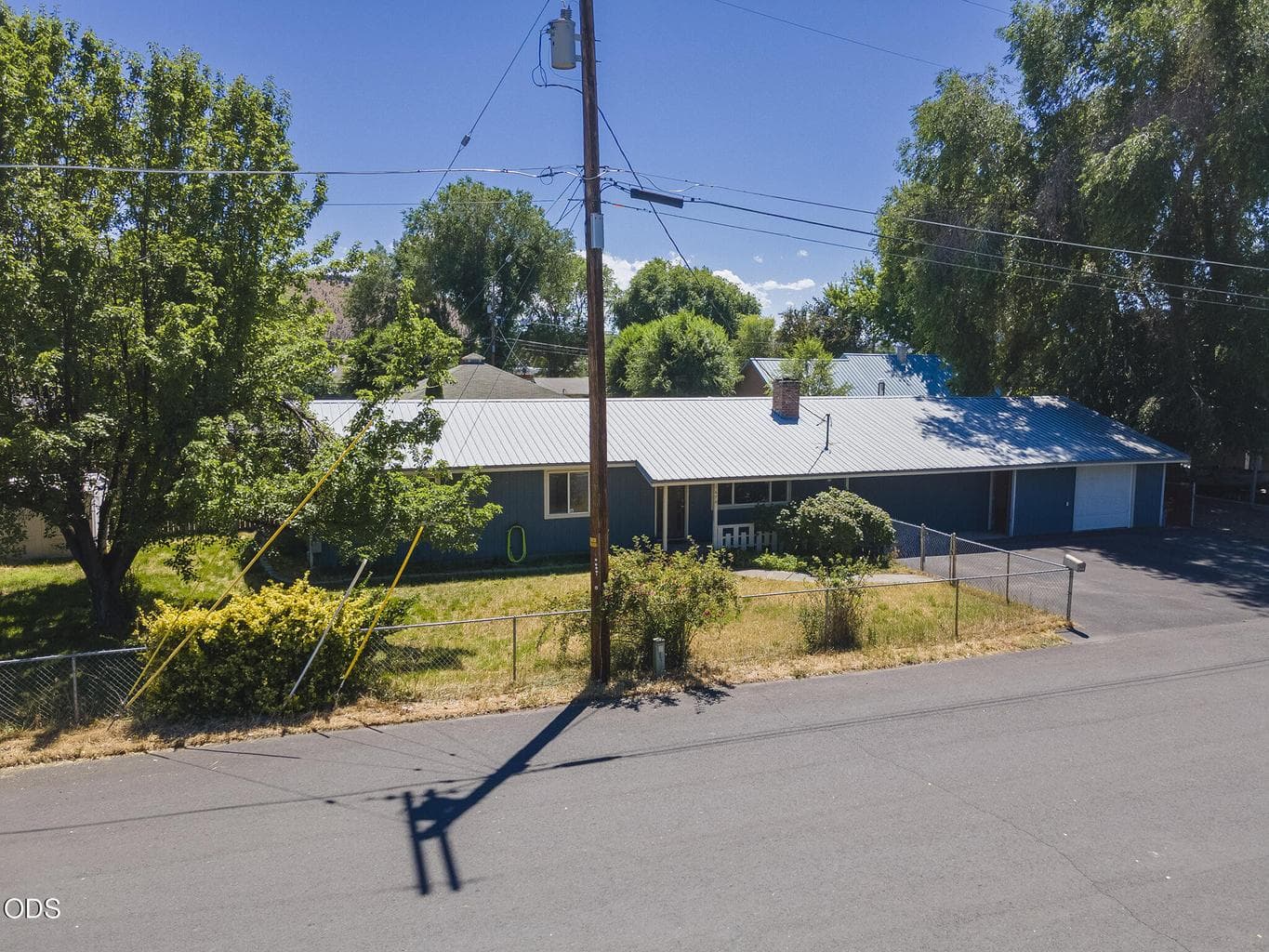Photo of 1670 Mountain View Drive 3 of 61