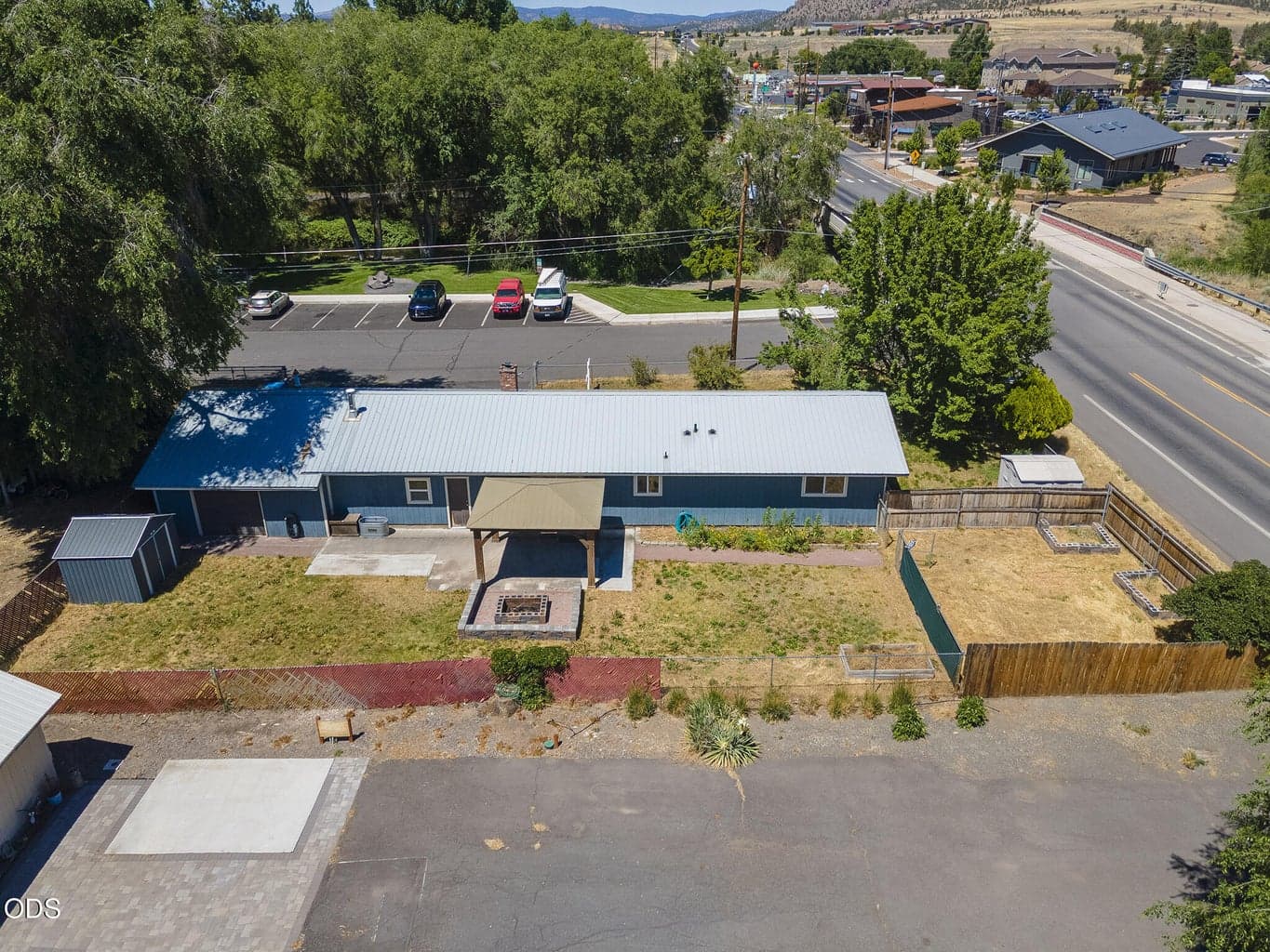 Photo of 1670 SE Mountain View Drive 33 of 61