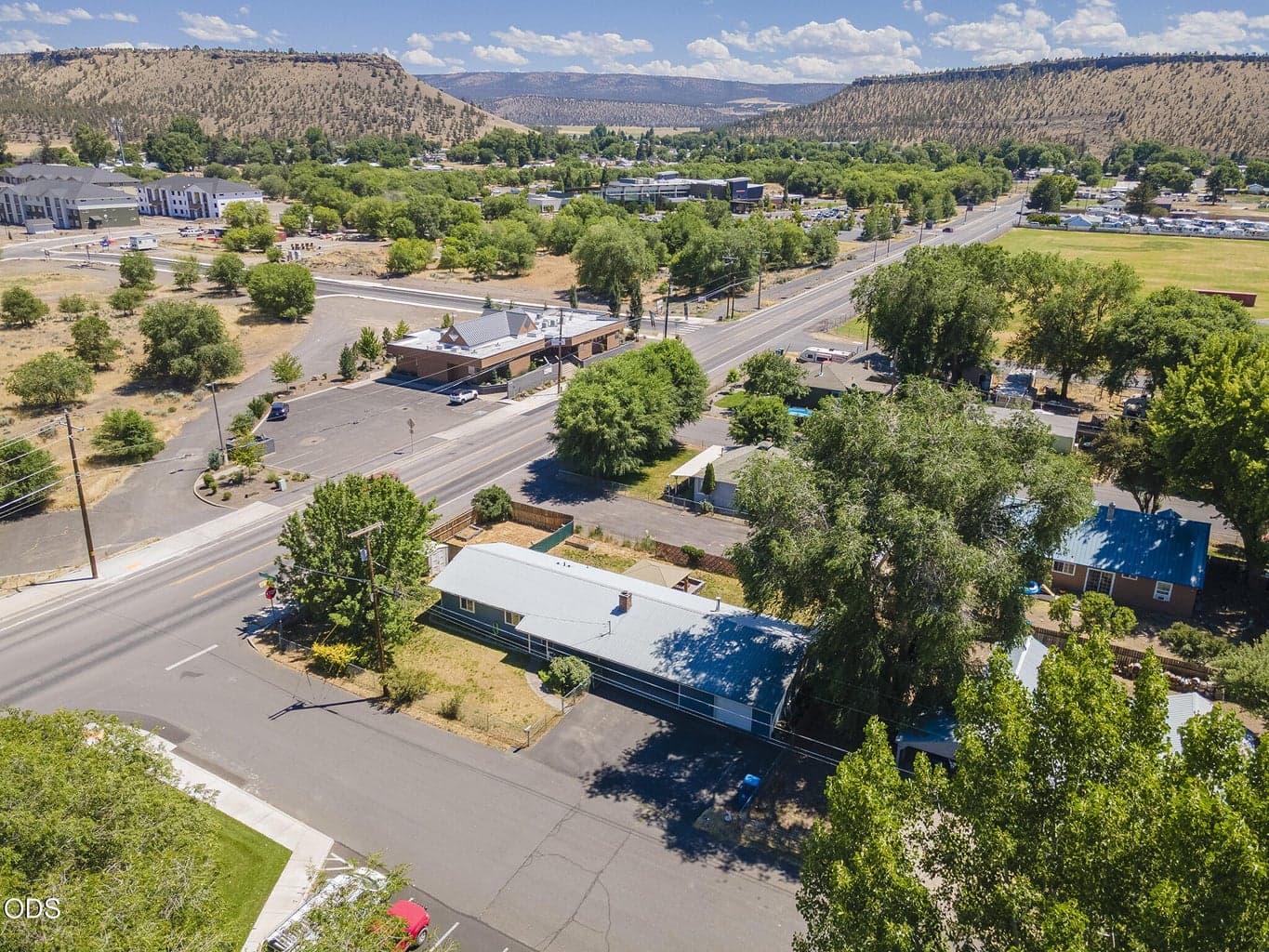 Photo of 1670 SE Mountain View Drive 46 of 61