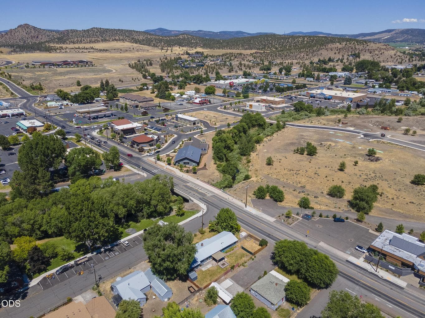 Photo of 1670 SE Mountain View Drive 51 of 61