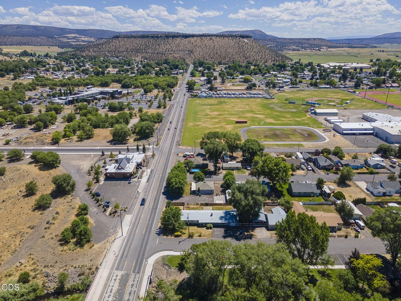 Photo of 1670 SE Mountain View Drive 53 of 61