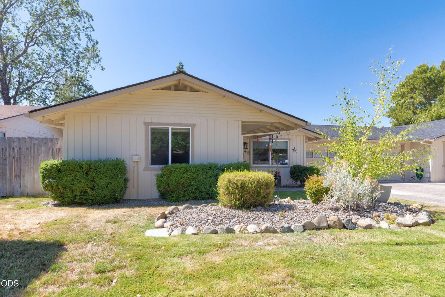 HOA maintains exterior but you have a planter you can do!
