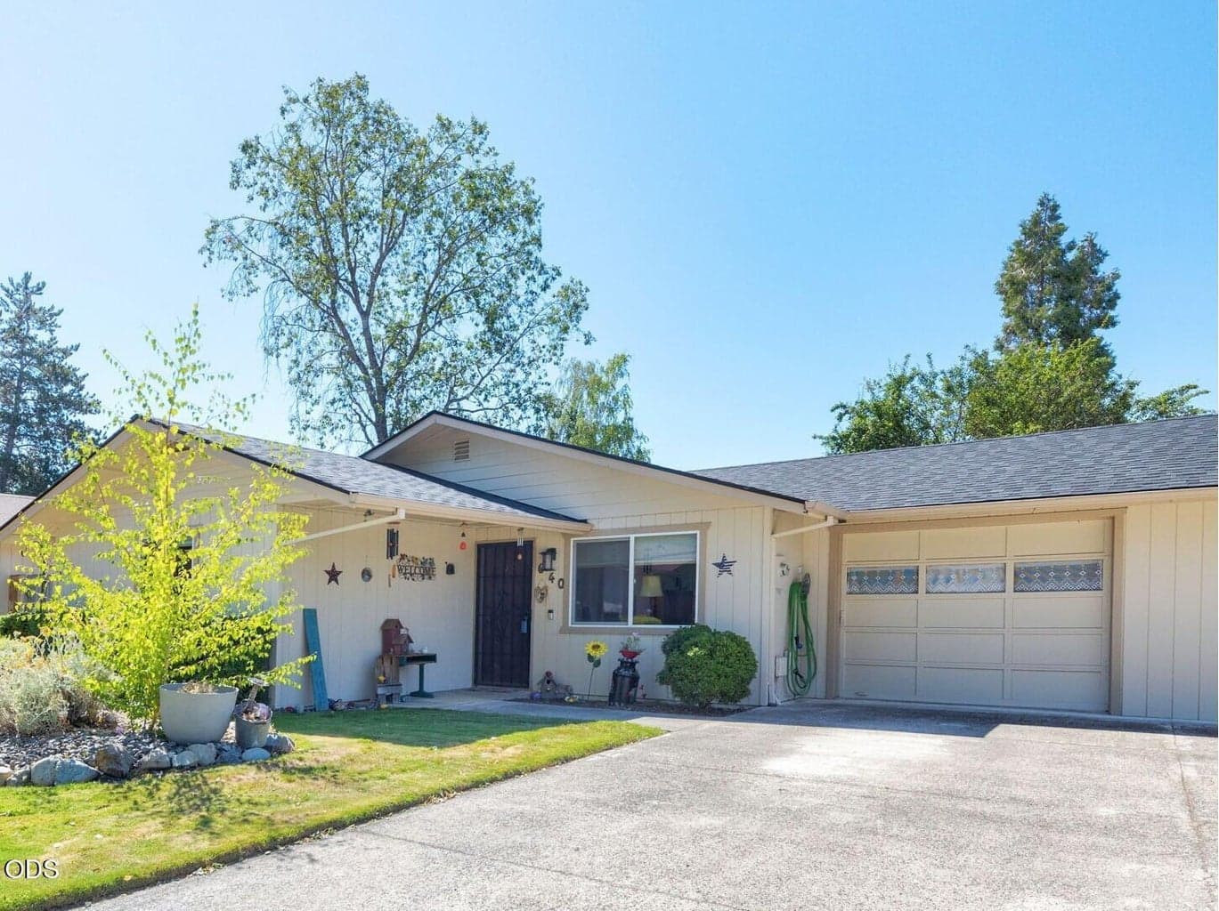 Sunwood Village: a clean, well kept, cozy 20 unit condo development.