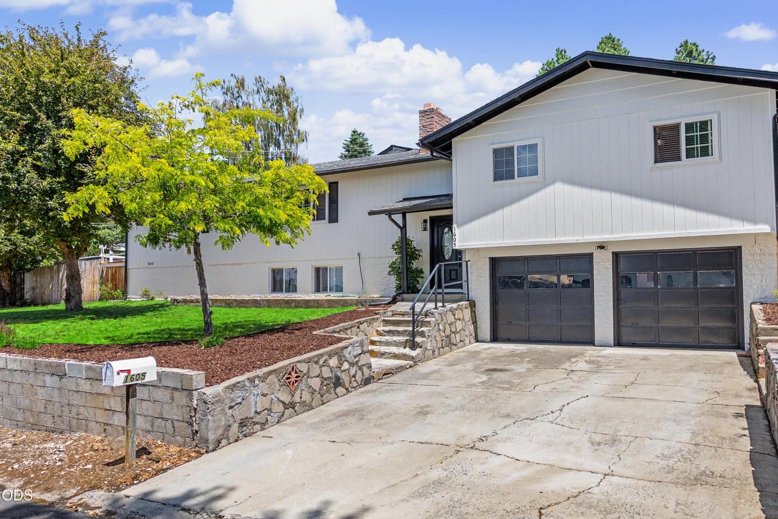 Photo of 1605 Tamera Drive 3 of 37