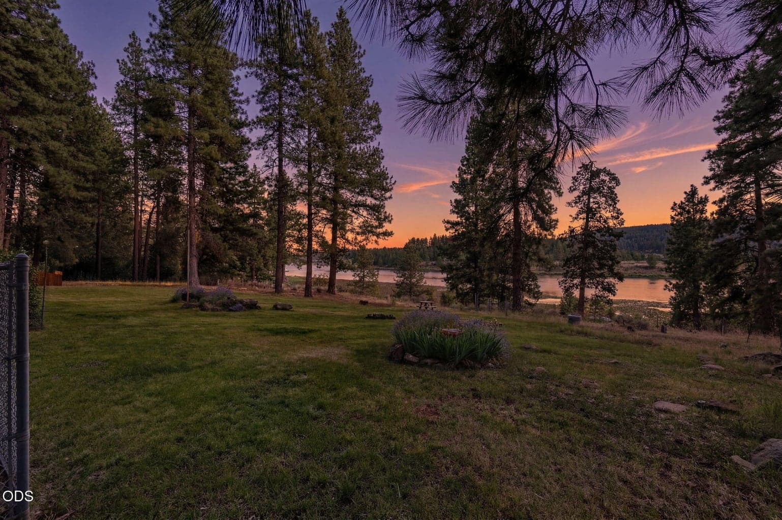 Photo of 16920 Riverview Lane 2 of 32