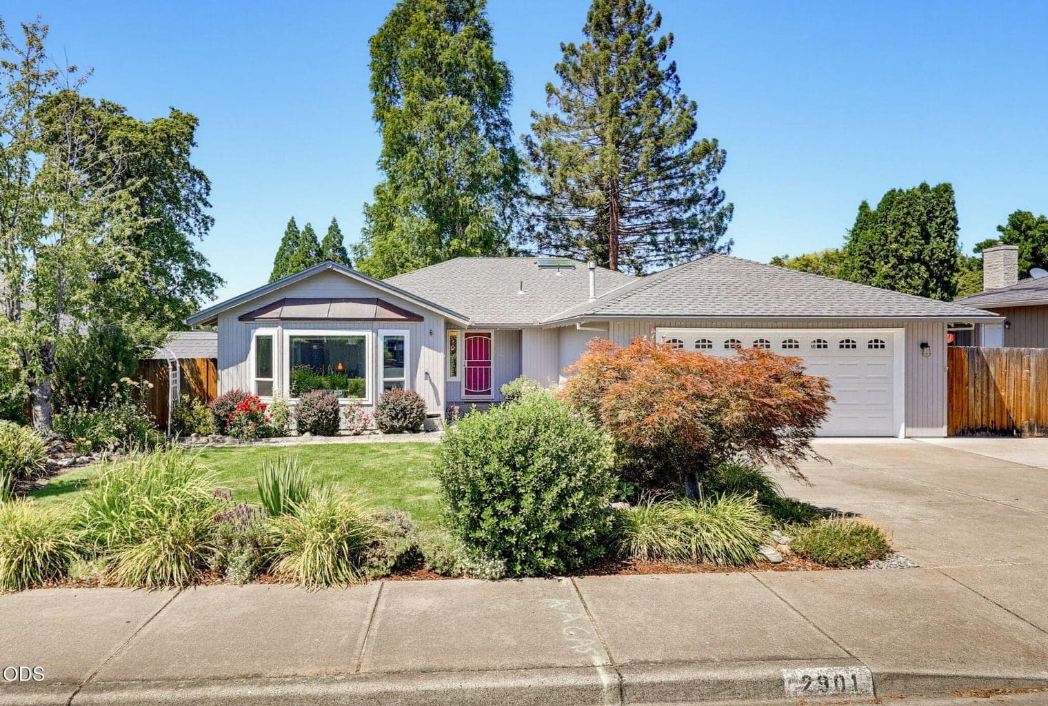 Photo of 2901 Leonard Avenue 1 of 28