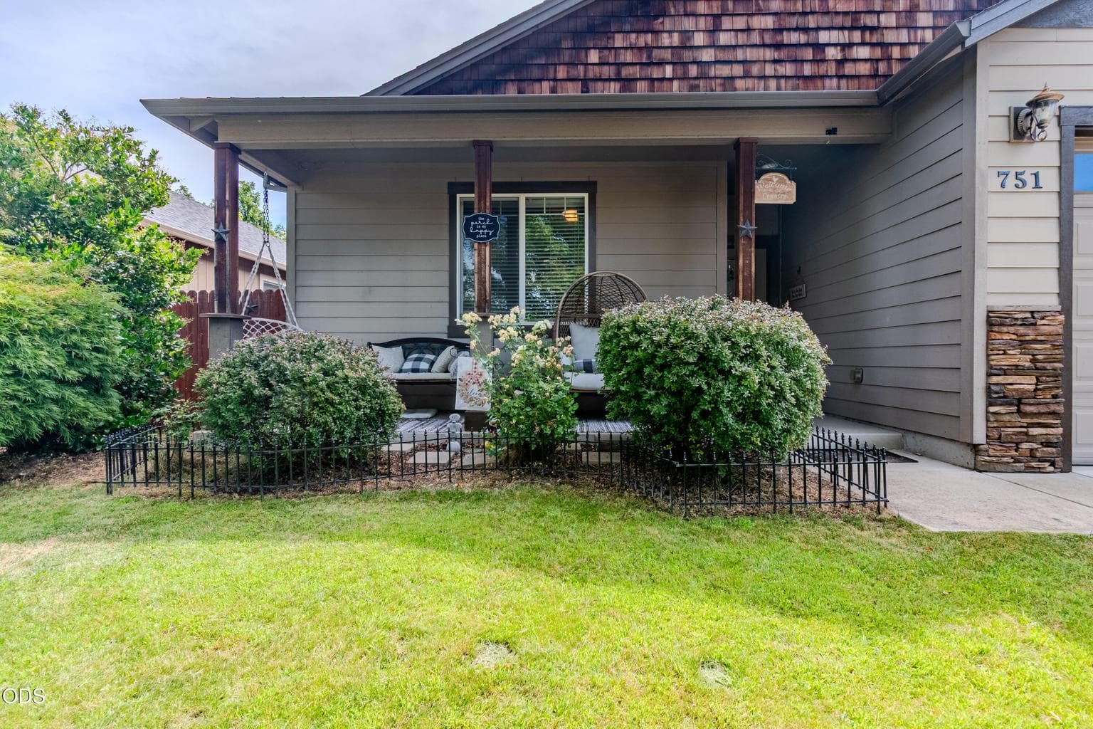 Photo of 751 Tivoli Drive 3 of 23