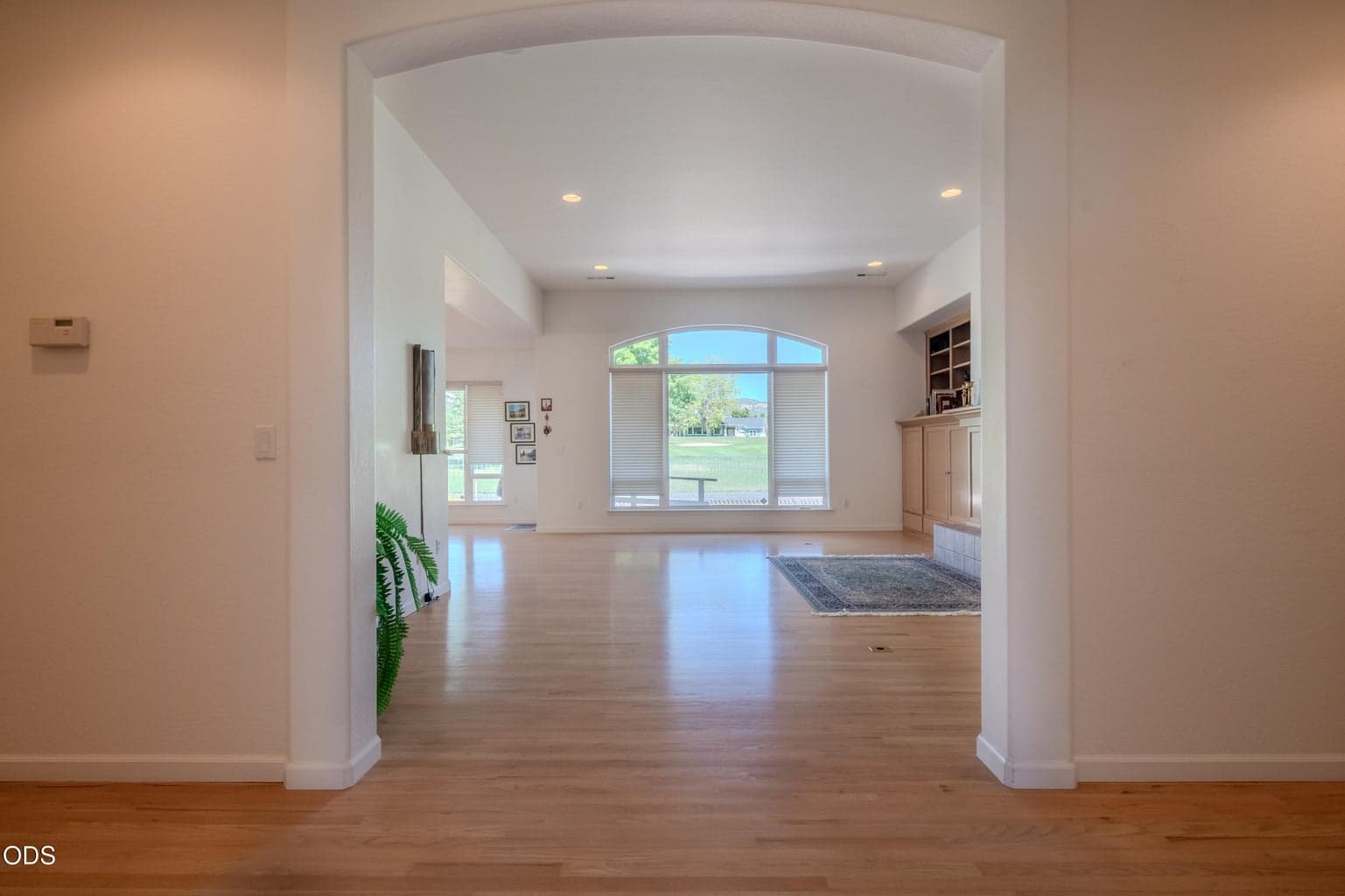 Photo of 401 Golf View Drive 4 of 35