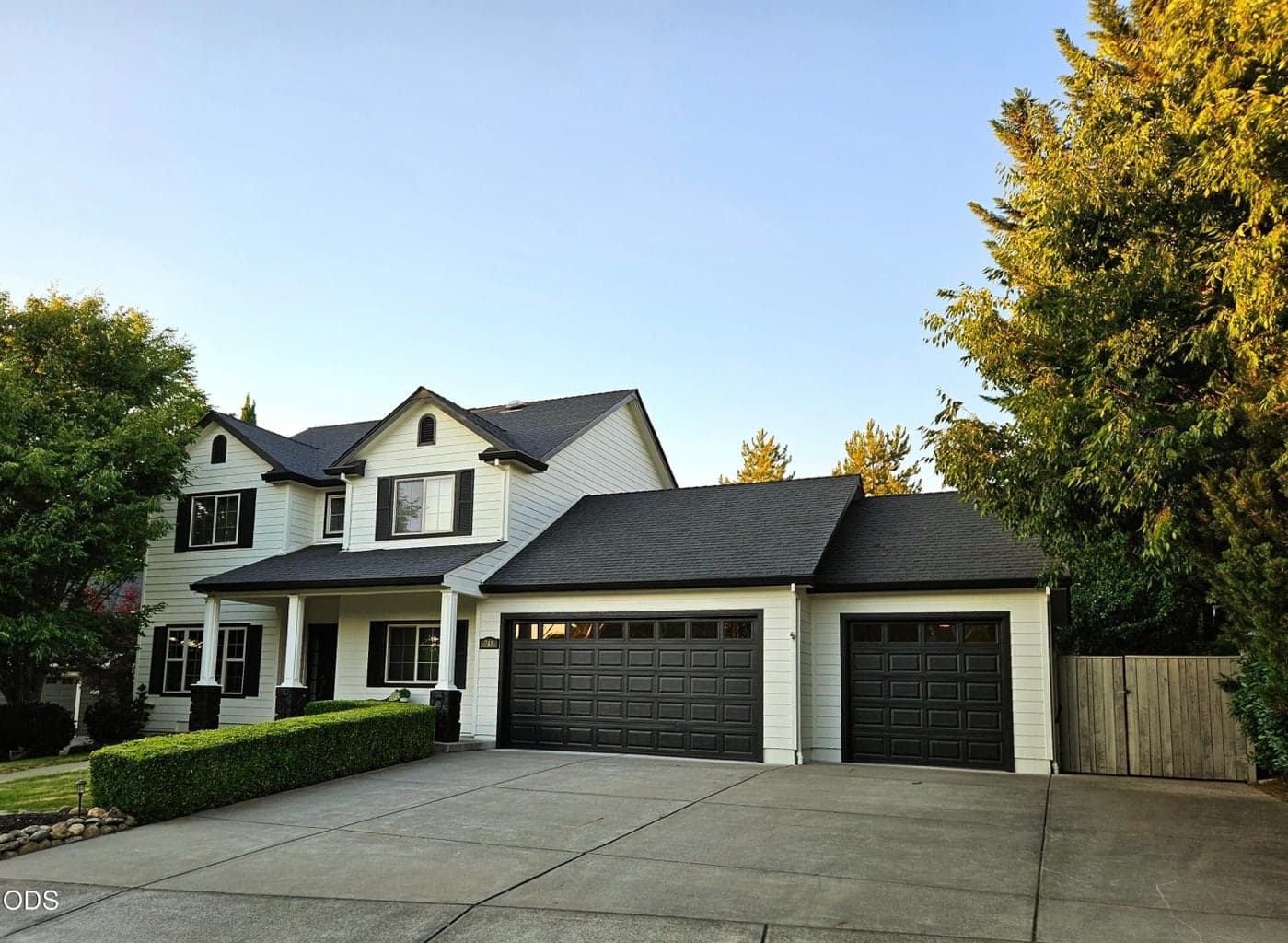 Photo of 241 Fieldbrook Court 3 of 29