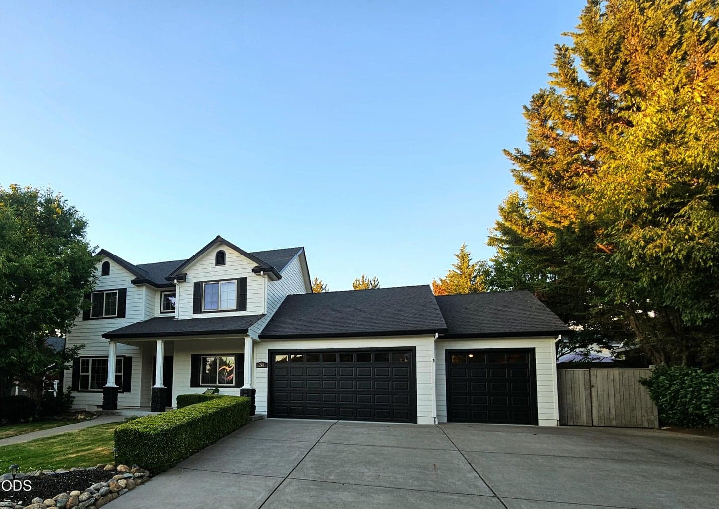 Photo of 241 Fieldbrook Court 5 of 29