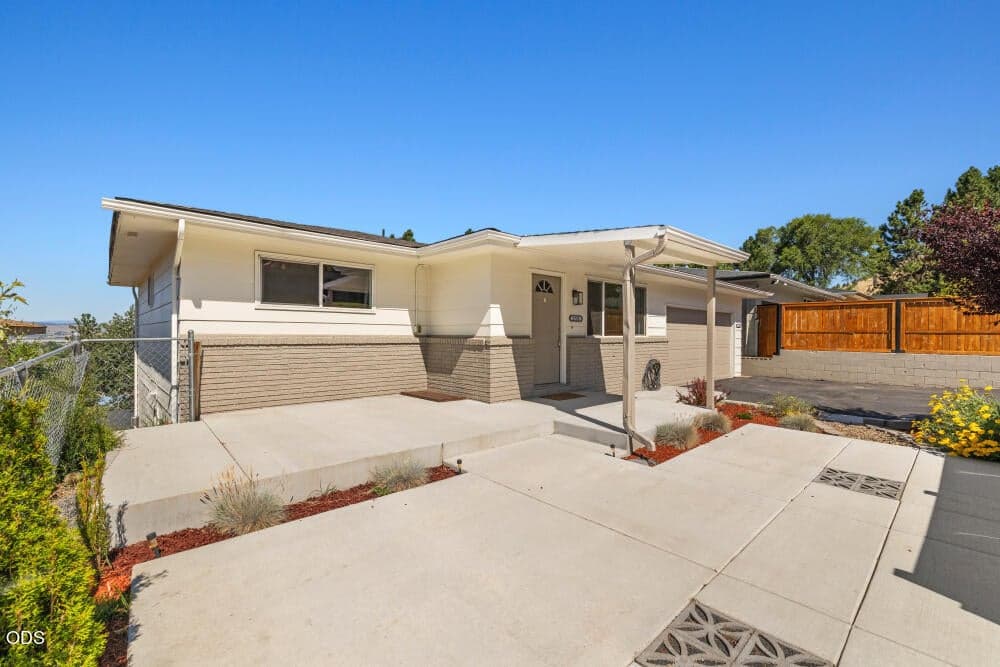 Photo of 1754 Kimberly Drive 1 of 39