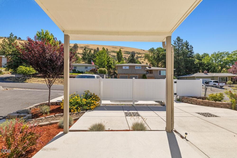 Photo of 1754 Kimberly Drive 3 of 39